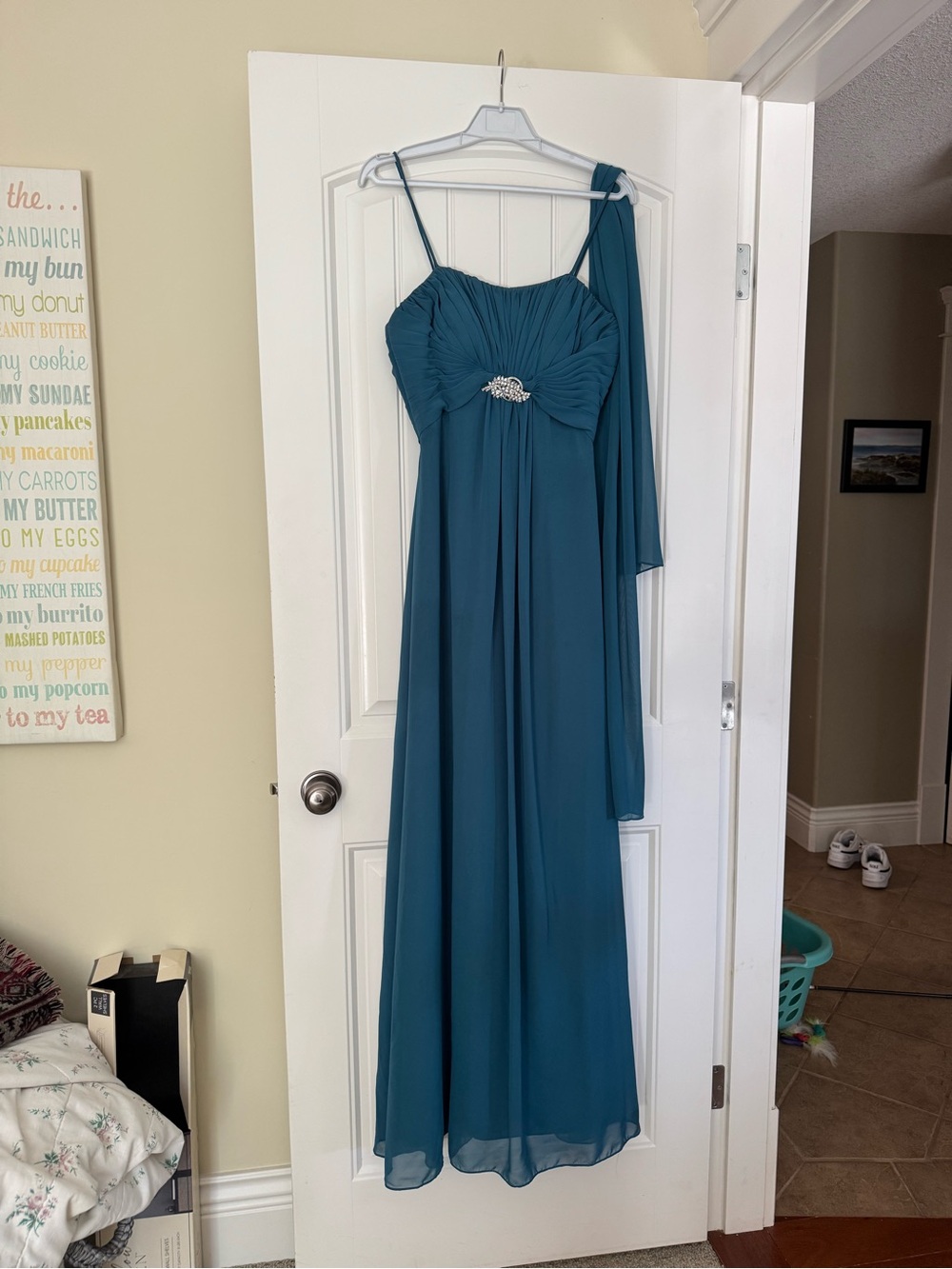 Elegant Teal Maxi Dress with Rhinestone Brooch